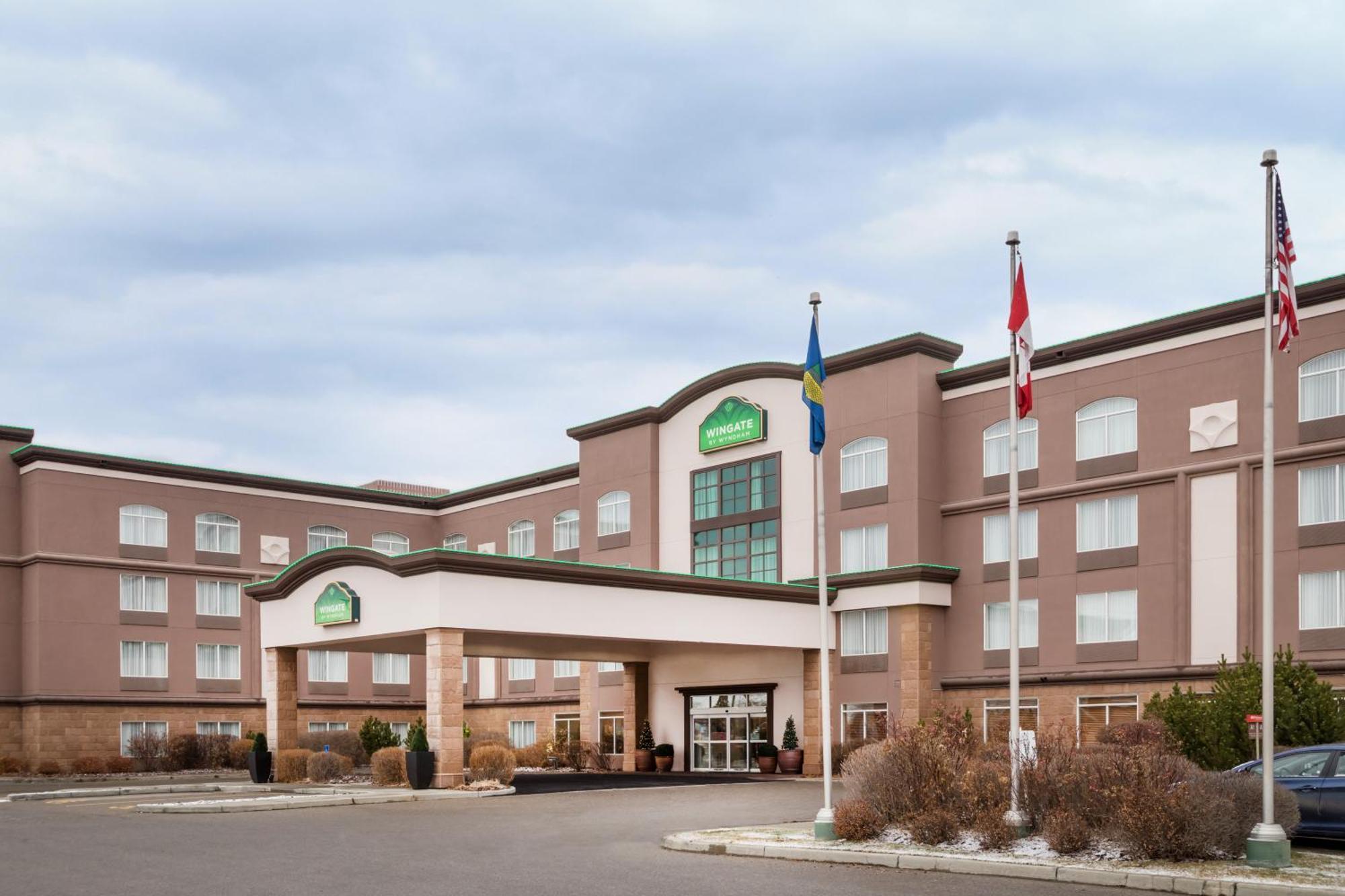Wingate By Wyndham Calgary South Hotel Екстериор снимка