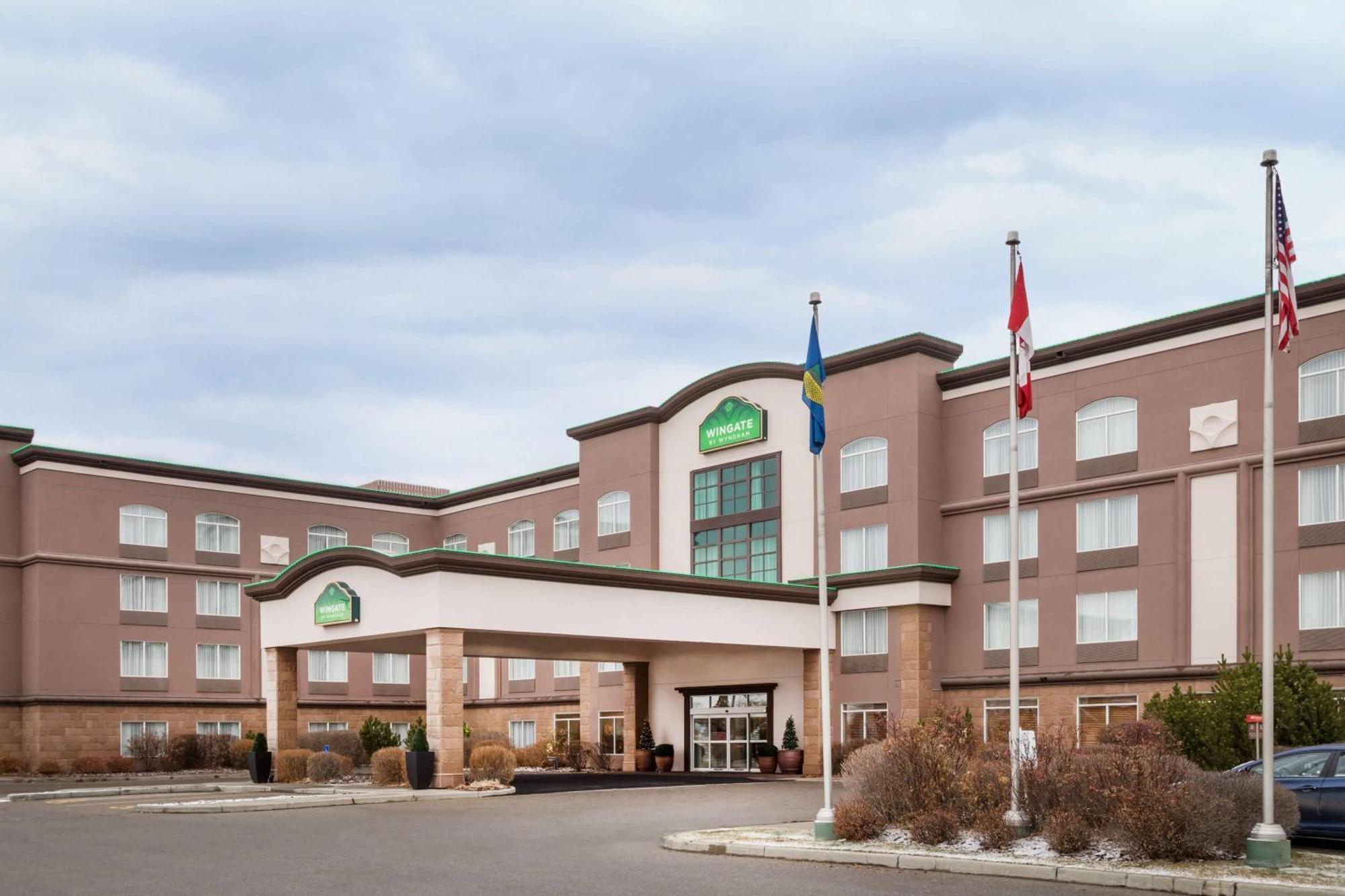 Wingate By Wyndham Calgary South Hotel Екстериор снимка